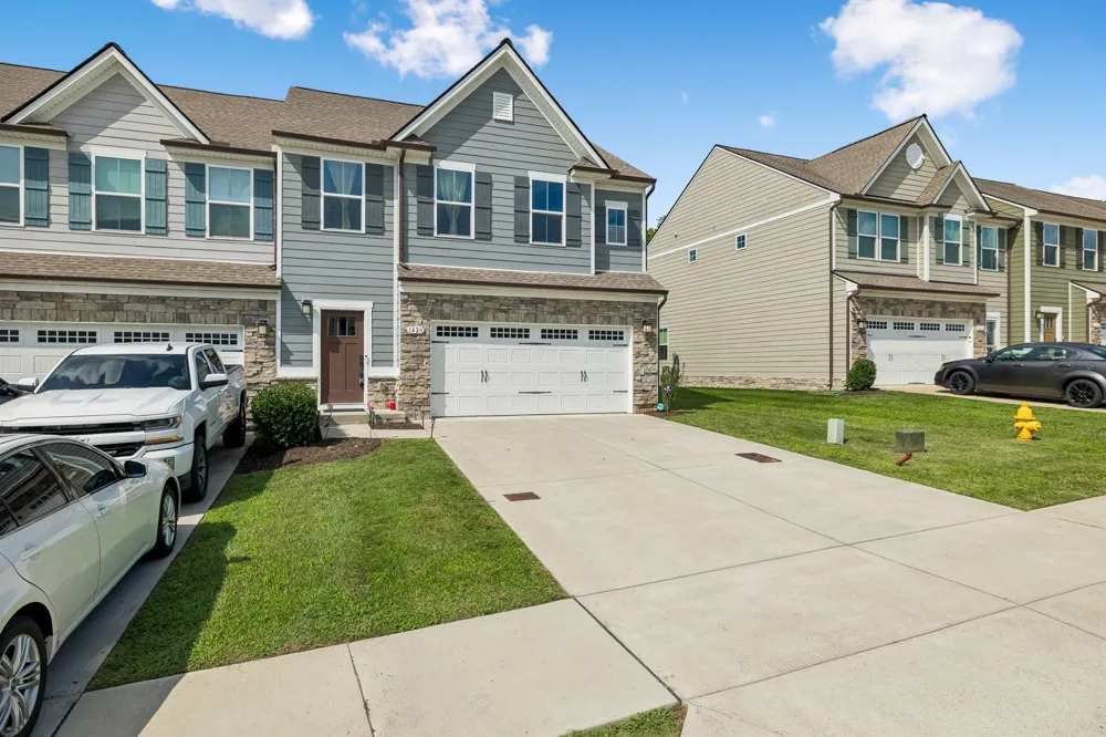 1420 Carderock Springs Dr Gallatin, TN 37066