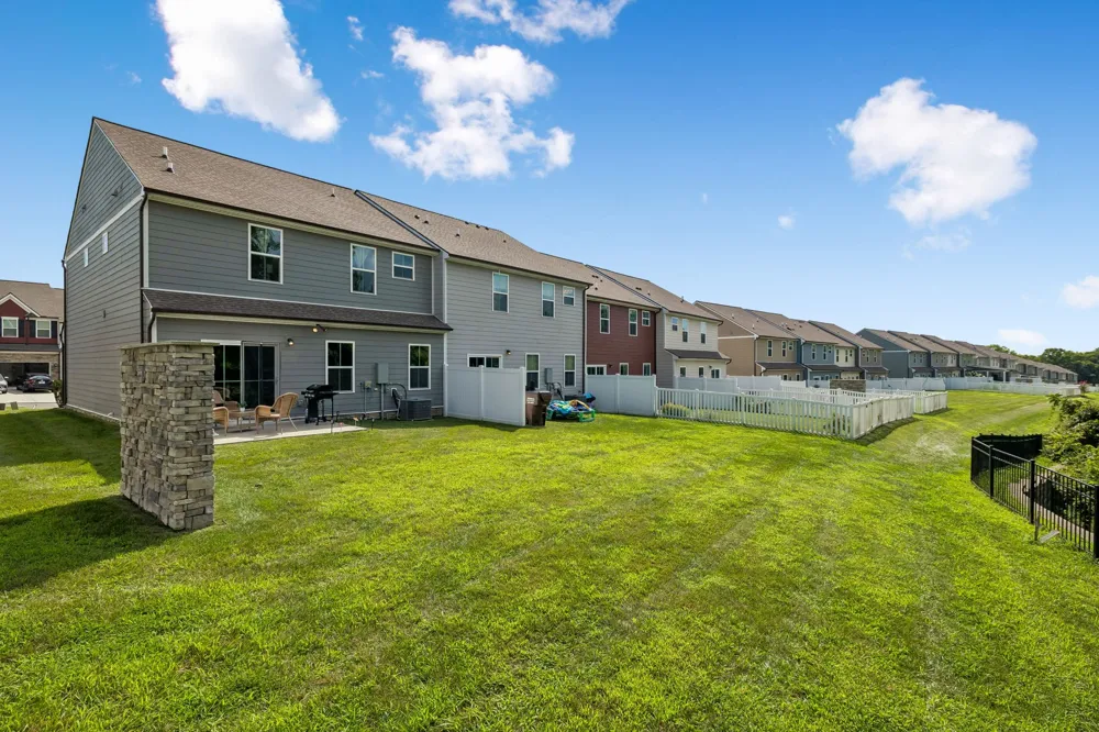1420 Carderock Springs Dr Gallatin, TN 37066