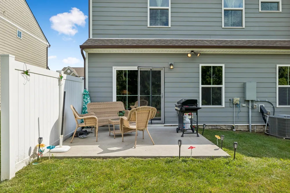 1420 Carderock Springs Dr Gallatin, TN 37066