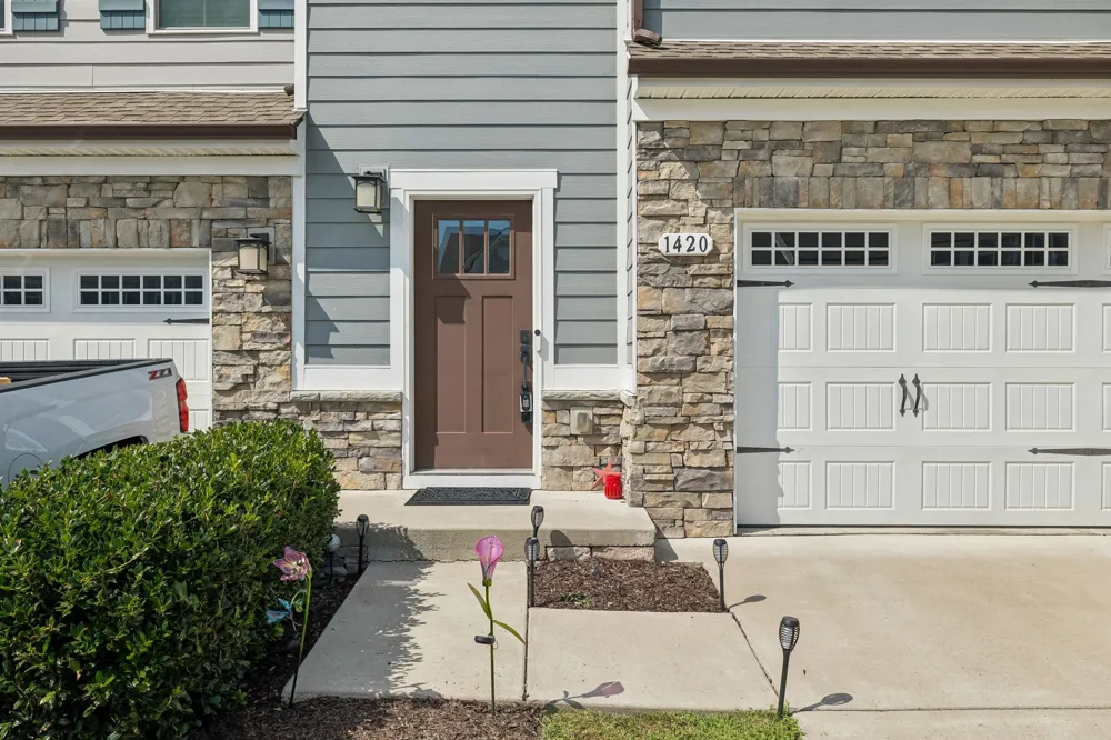 1420 Carderock Springs Dr Gallatin, TN 37066