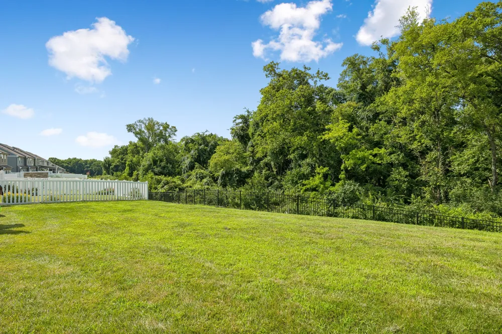 1420 Carderock Springs Dr Gallatin, TN 37066