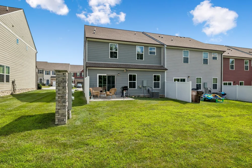 1420 Carderock Springs Dr Gallatin, TN 37066