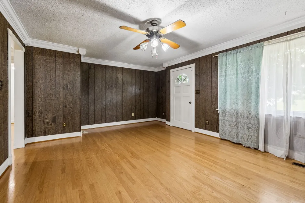 148 Maple St Gordonsville, TN 38563