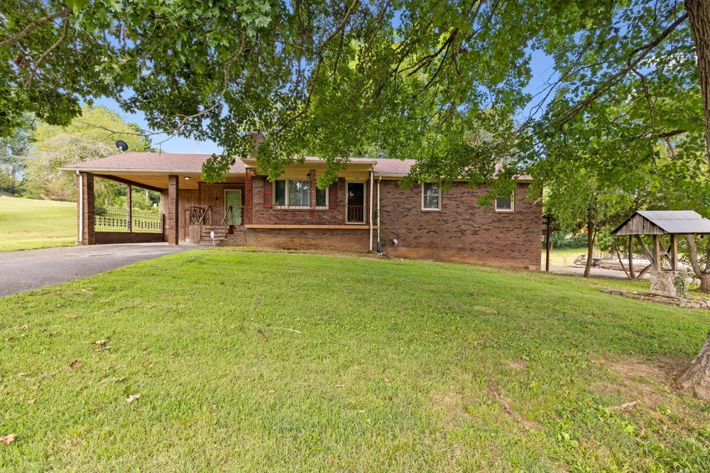 148 Maple St Gordonsville, TN 38563
