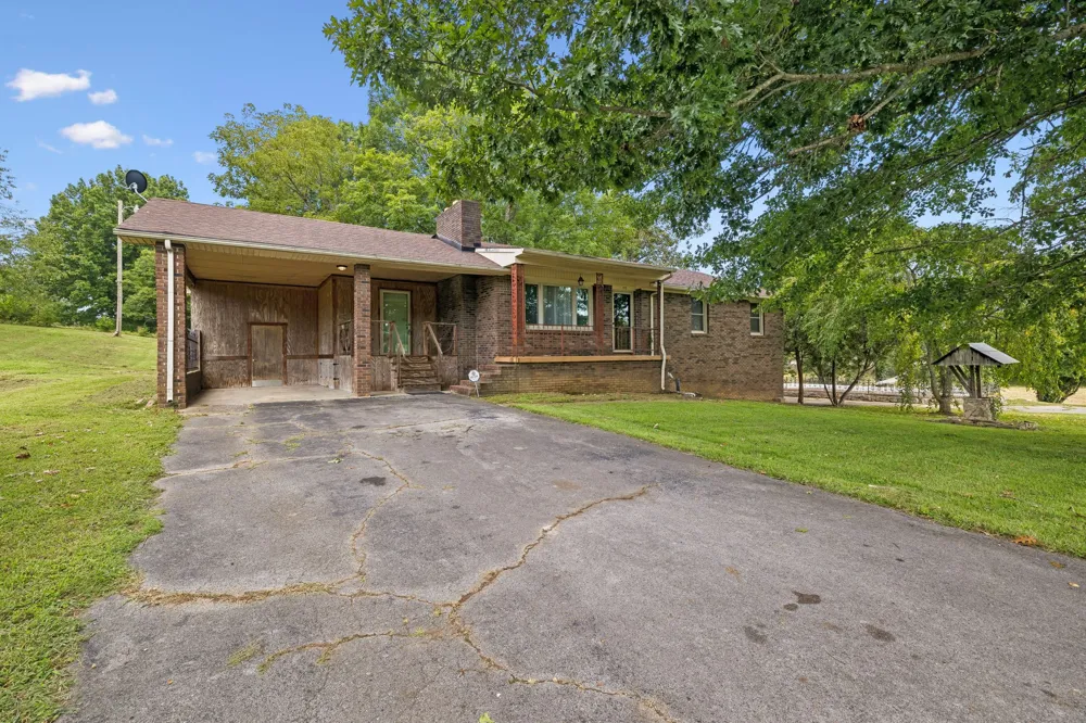 148 Maple St Gordonsville, TN 38563