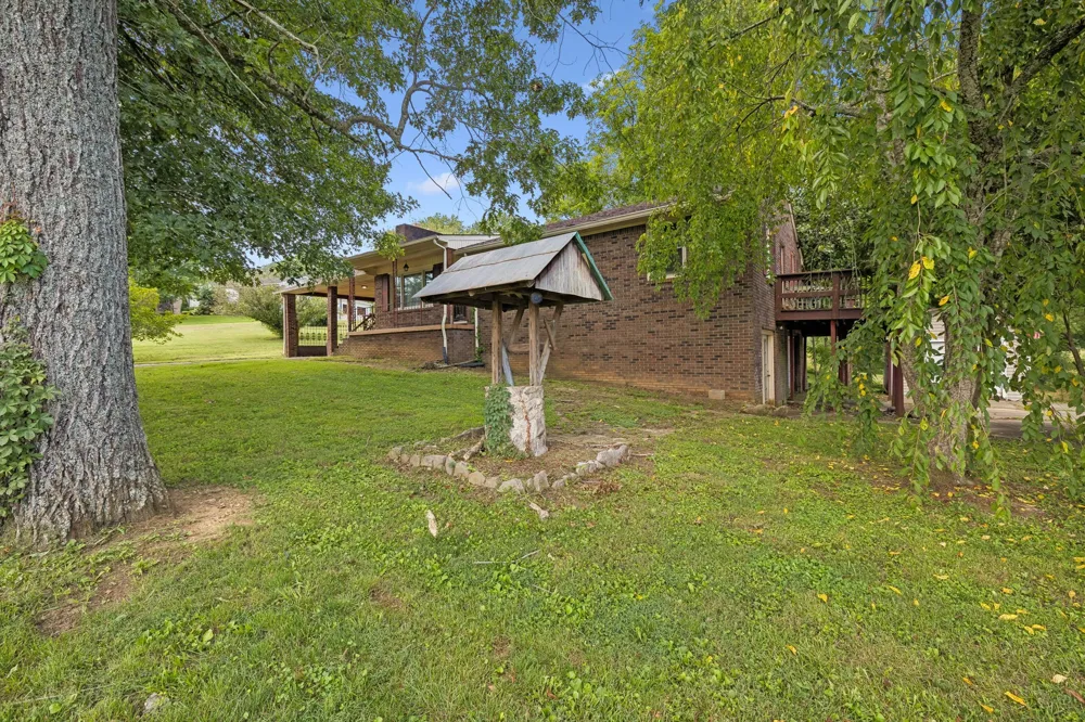 148 Maple St Gordonsville, TN 38563