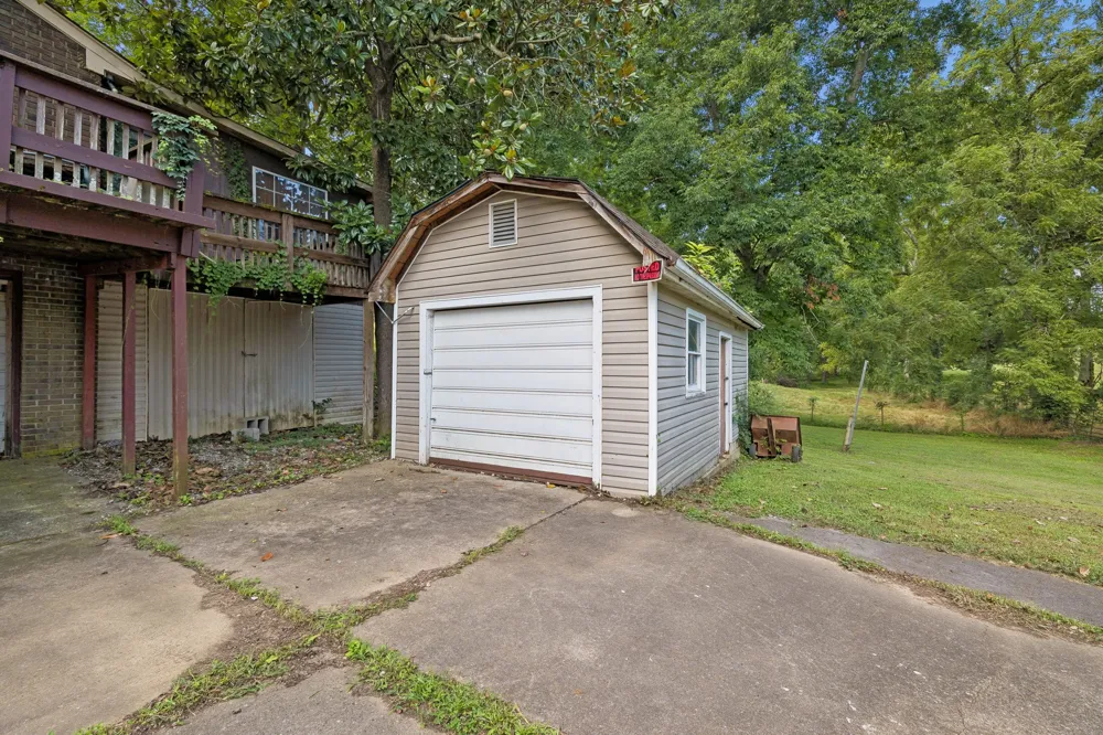 148 Maple St Gordonsville, TN 38563