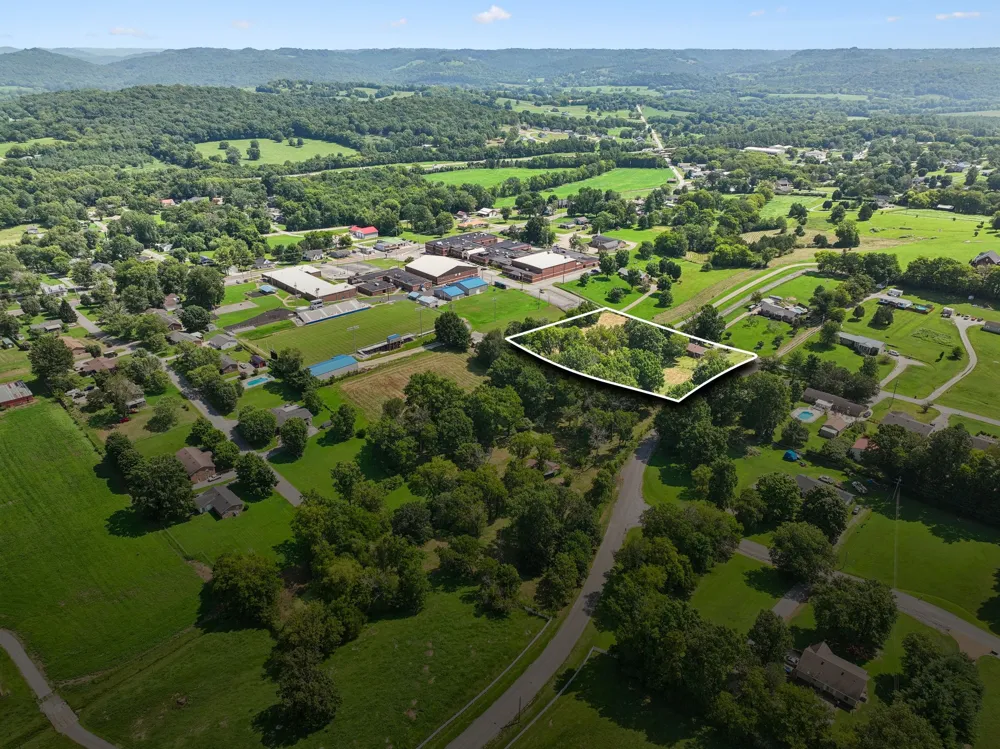 148 Maple St Gordonsville, TN 38563