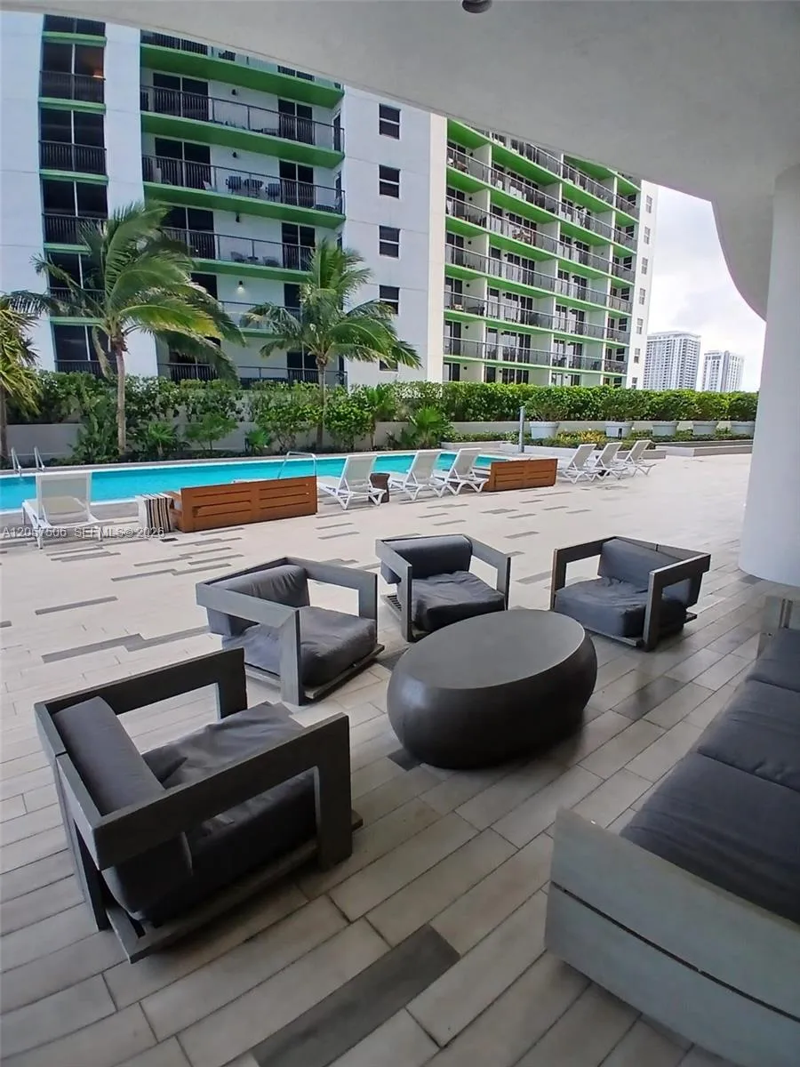 488 NE 18th St #203 Miami, FL 33132