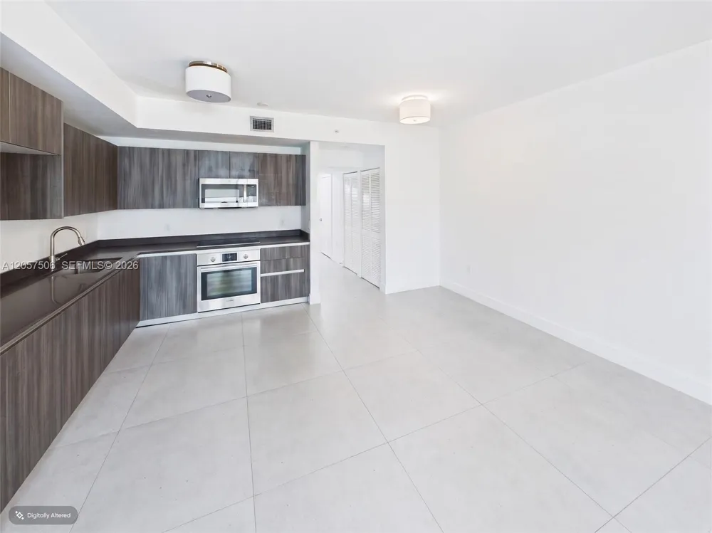 488 NE 18th St #203 Miami, FL 33132