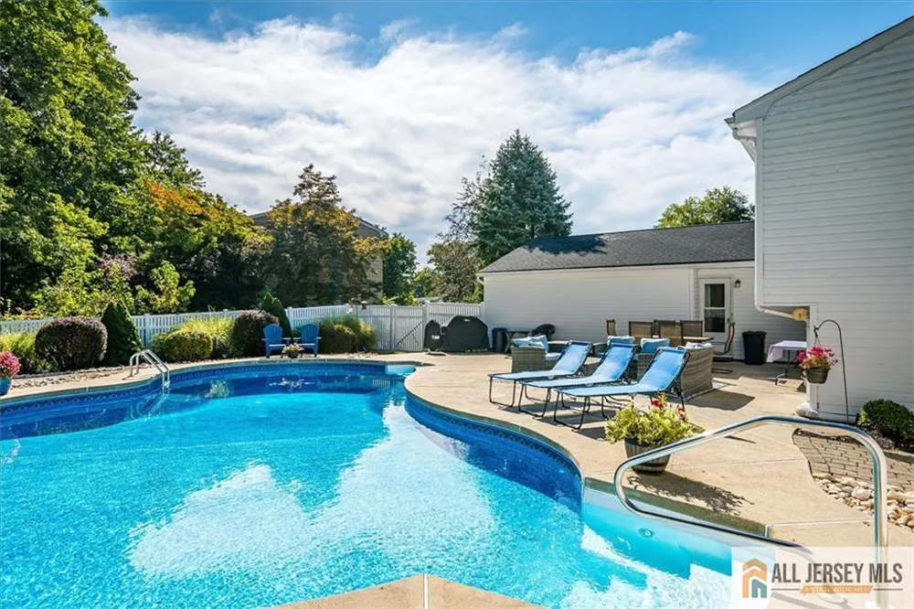 6 Paul Avenue South Brunswick, NJ 08824