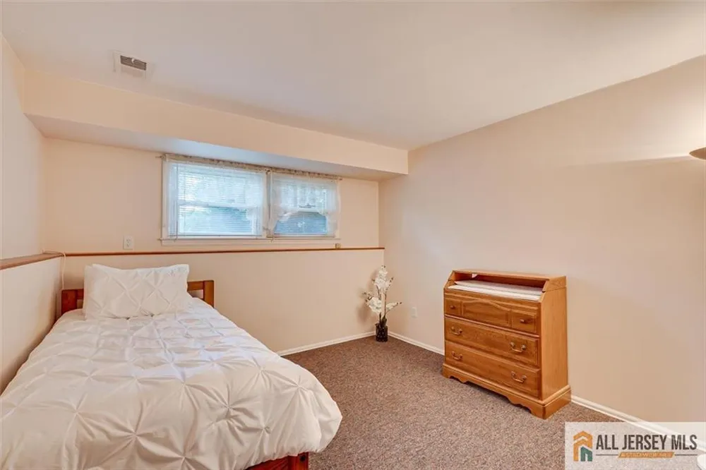 6 Paul Avenue South Brunswick, NJ 08824