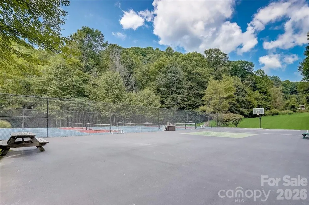 646 El Miner Drive Mars Hill, NC 28754