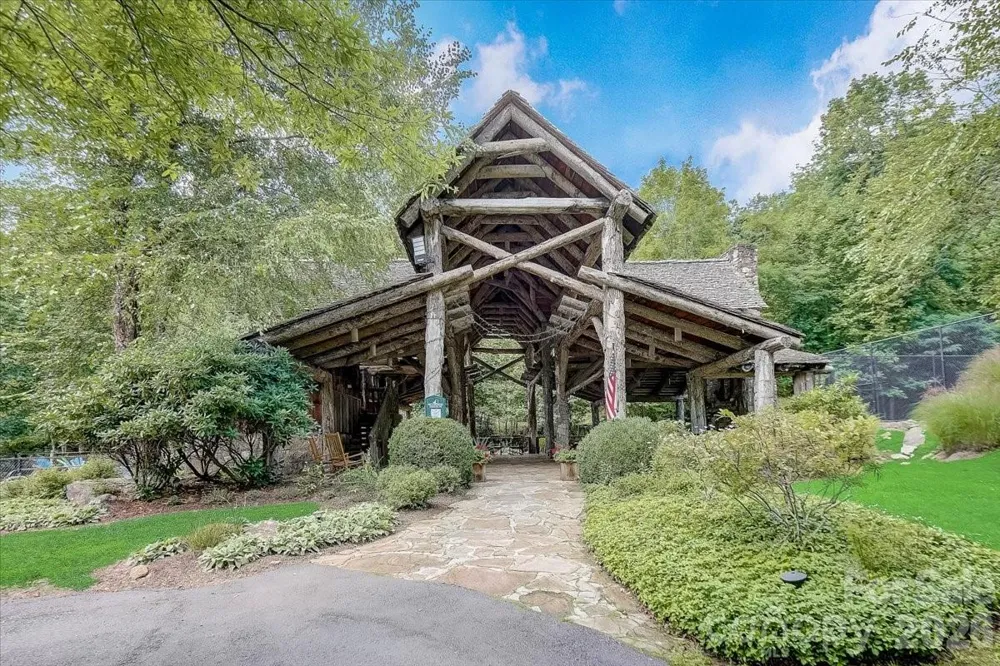 646 El Miner Drive Mars Hill, NC 28754