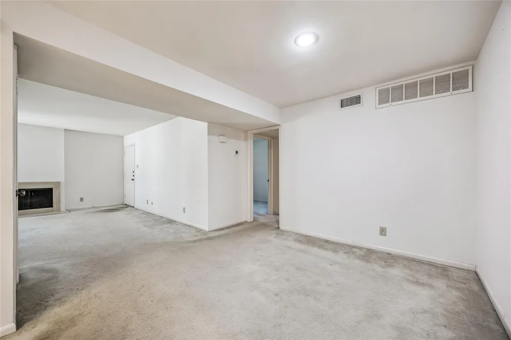 1601 S Shepherd Drive #207 Houston, TX 77019