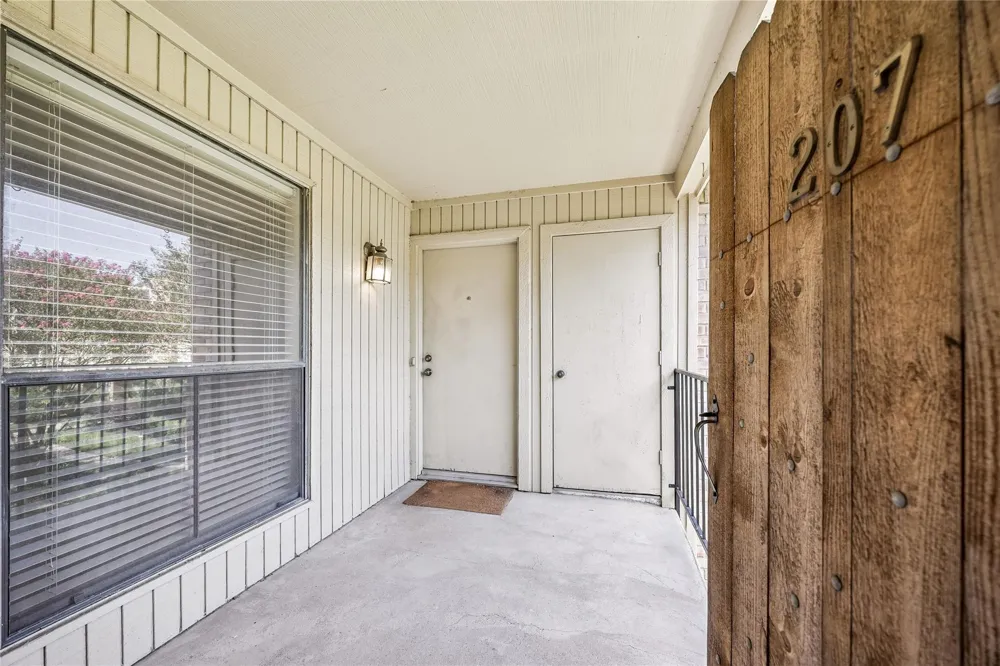 1601 S Shepherd Drive #207 Houston, TX 77019