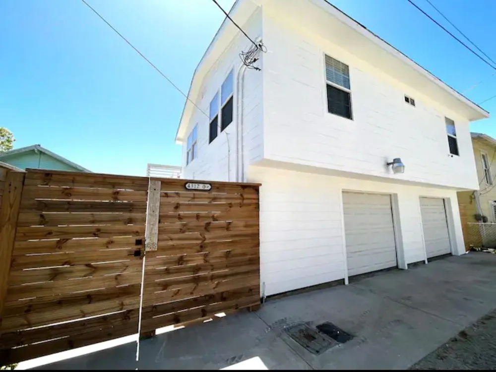 4312 Avenue O 1/2 Galveston, TX 77550