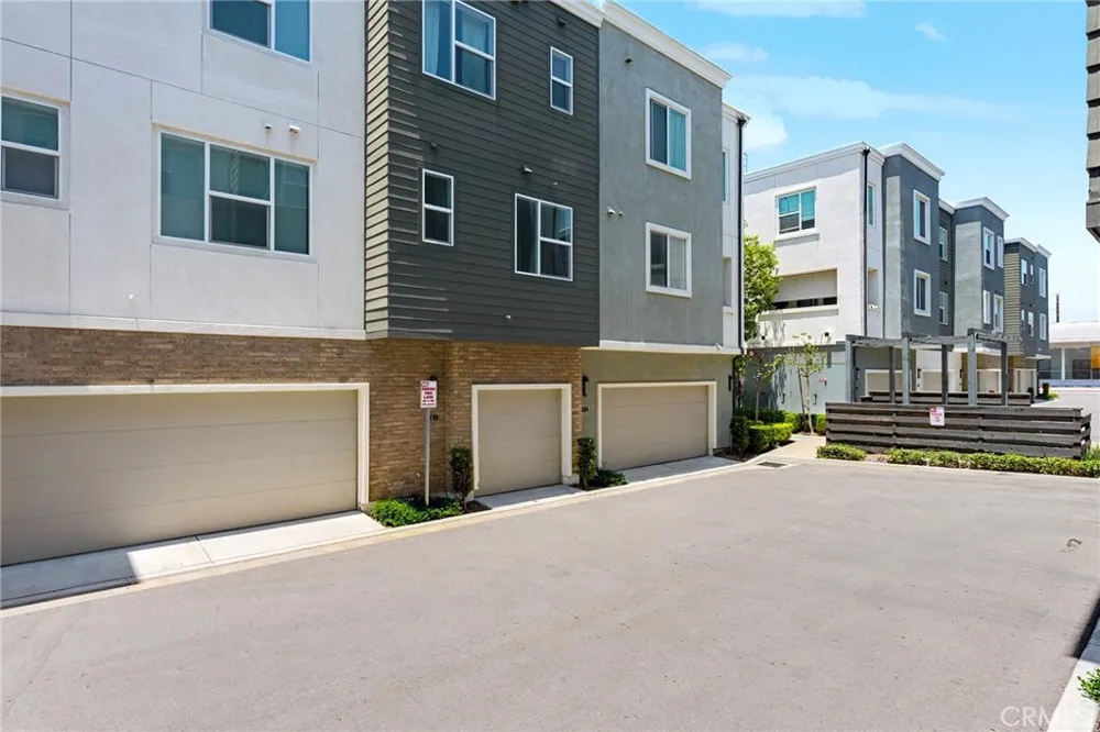 419 Falcon Place Covina, CA 91723