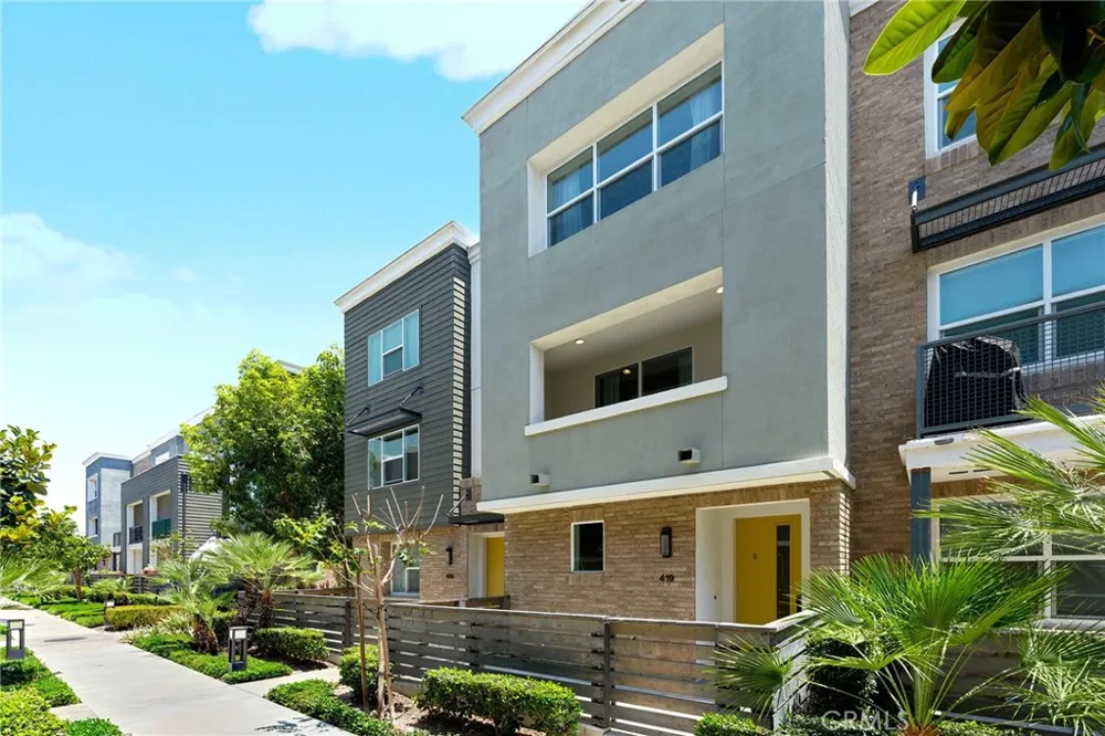 419 Falcon Place Covina, CA 91723