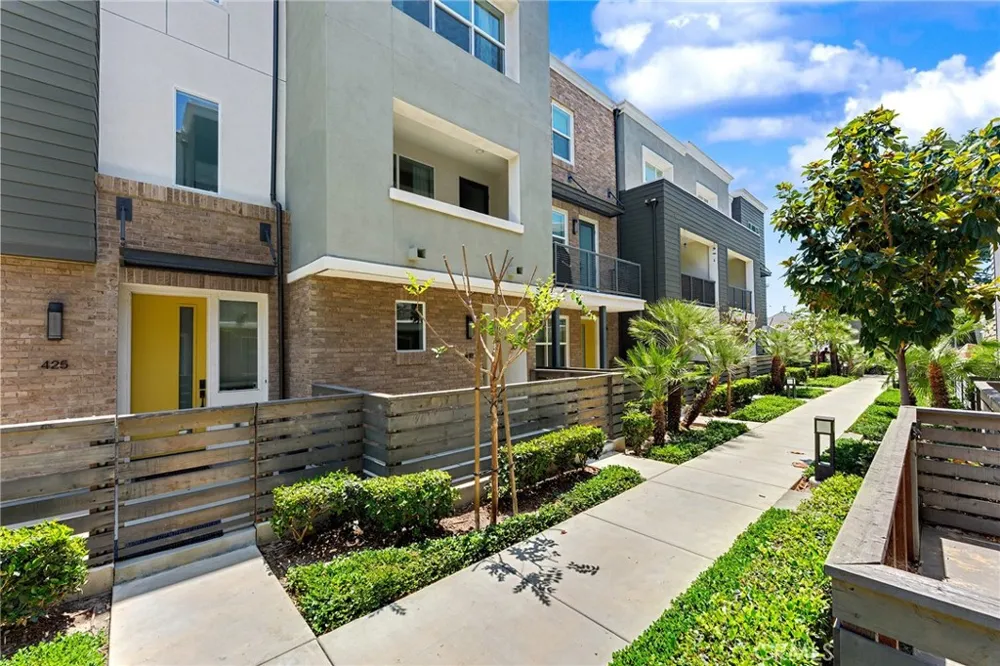 419 Falcon Place Covina, CA 91723