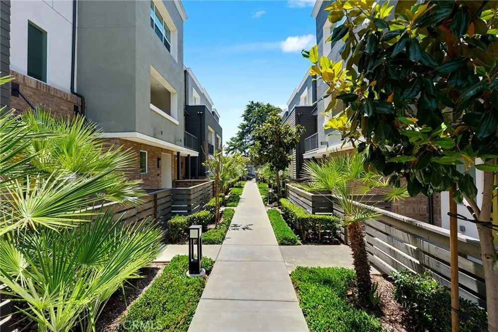 419 Falcon Place Covina, CA 91723