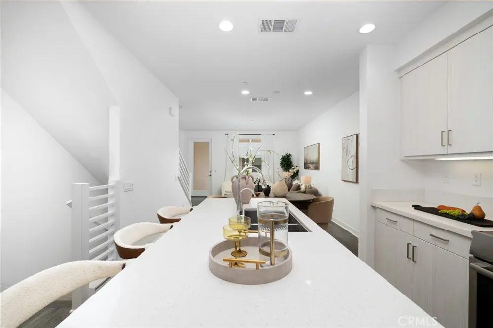 419 Falcon Place Covina, CA 91723
