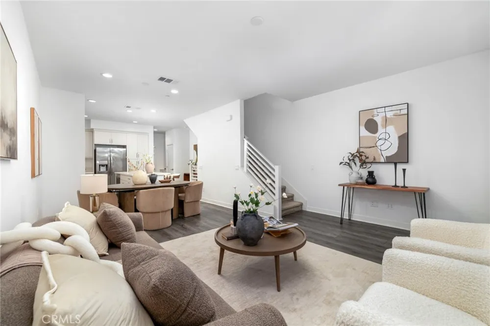 419 Falcon Place Covina, CA 91723