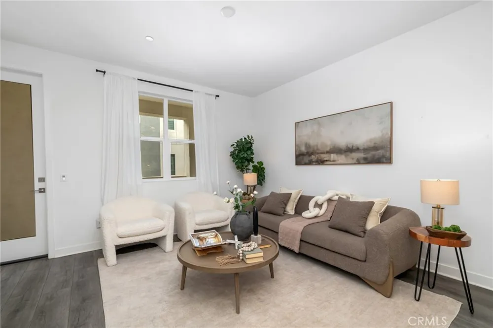419 Falcon Place Covina, CA 91723
