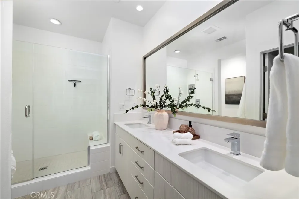 419 Falcon Place Covina, CA 91723