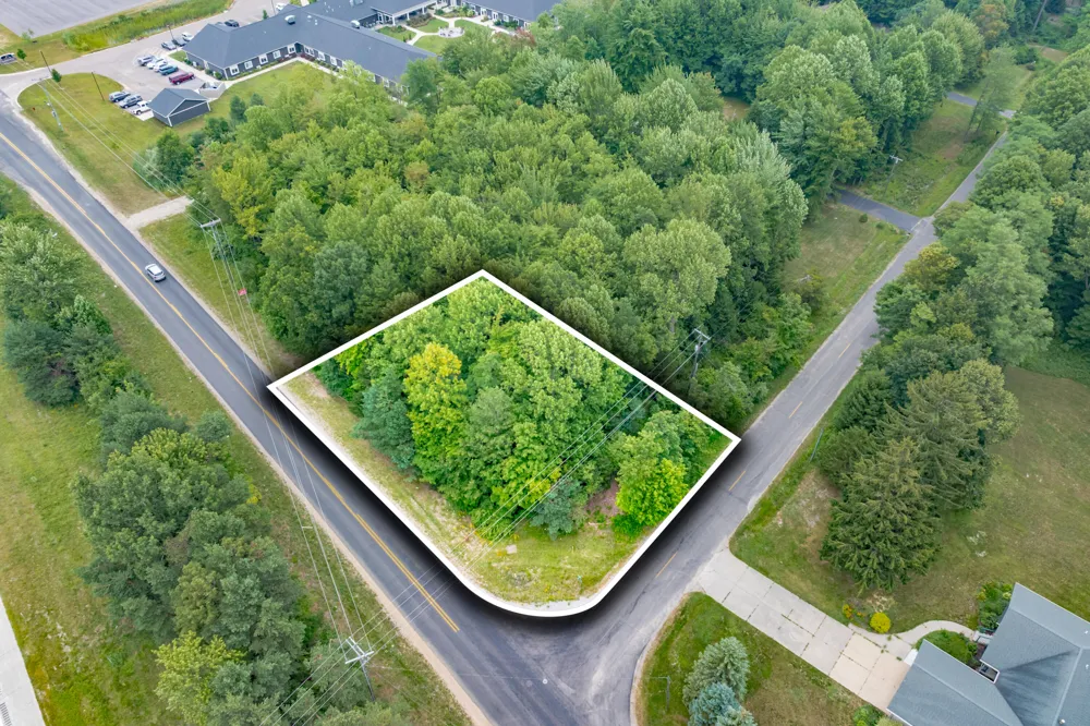 6th Avenue South Haven, MI 49090