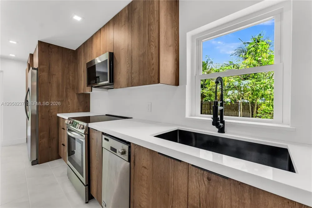 3611 SW 36th St West Park, FL 33023