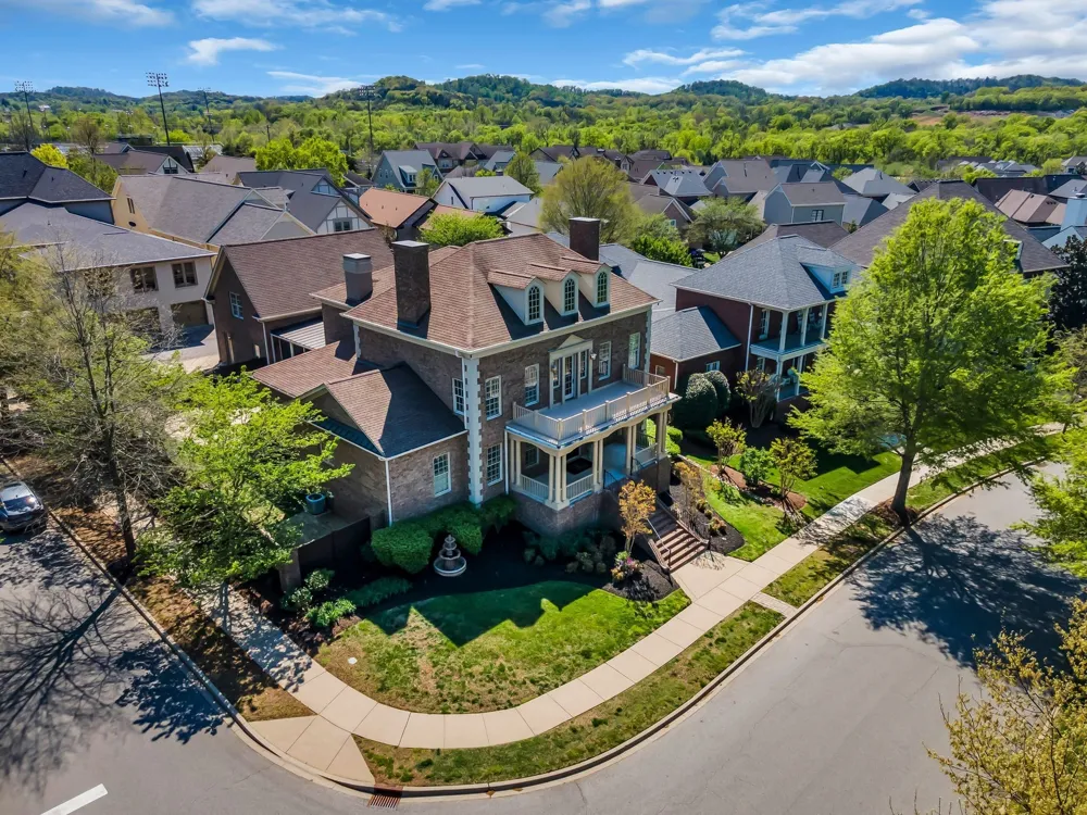 3128 Natoma Cir Thompsons Station, TN 37179