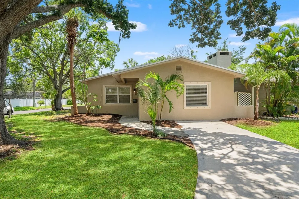 4247 HELENA STREET NE St Petersburg, FL 33703