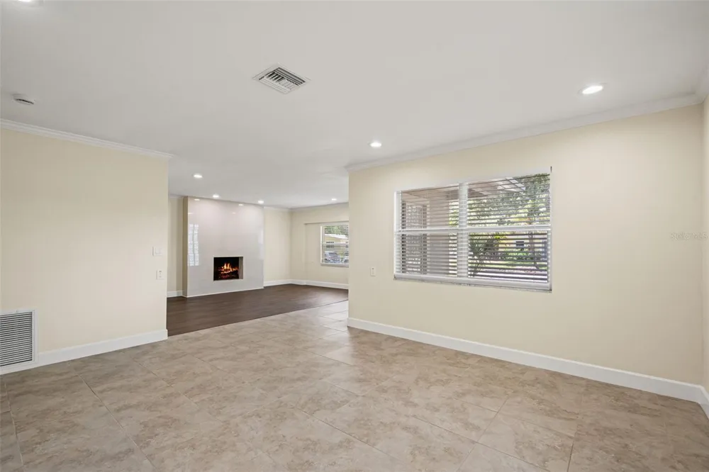 4247 HELENA STREET NE St Petersburg, FL 33703