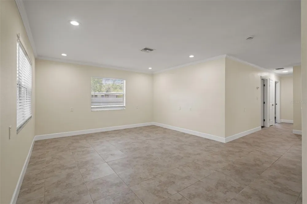4247 HELENA STREET NE St Petersburg, FL 33703