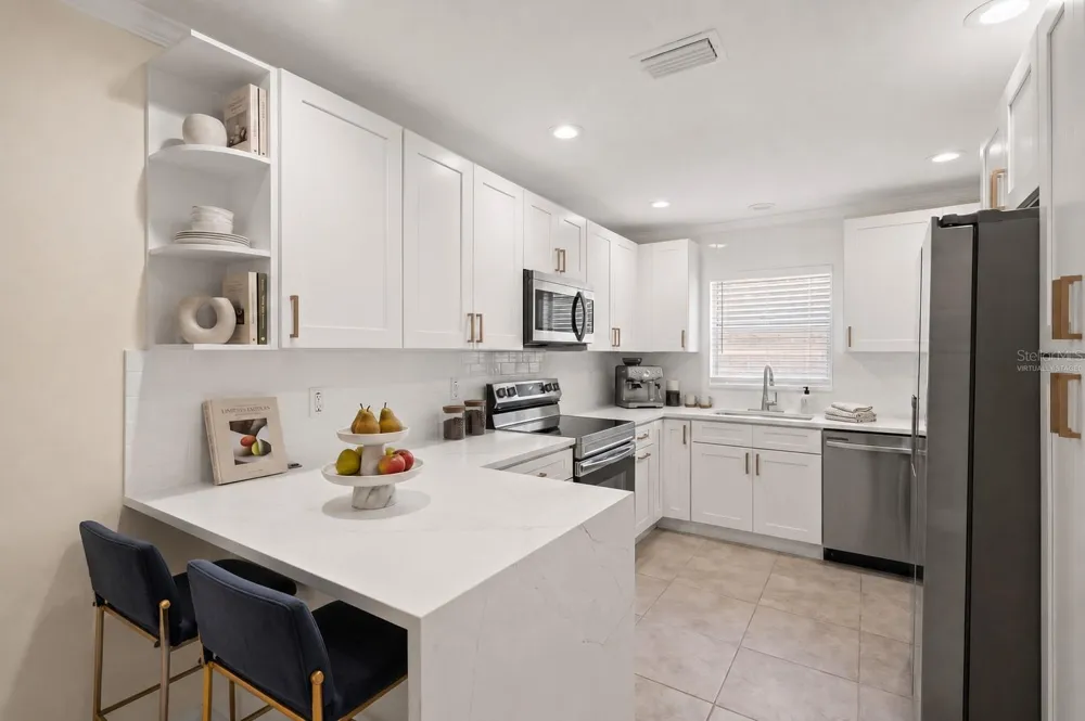 4247 HELENA STREET NE St Petersburg, FL 33703