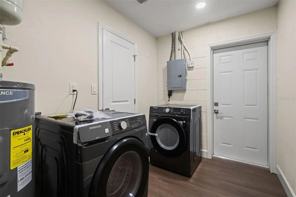 4247 HELENA STREET NE St Petersburg, FL 33703