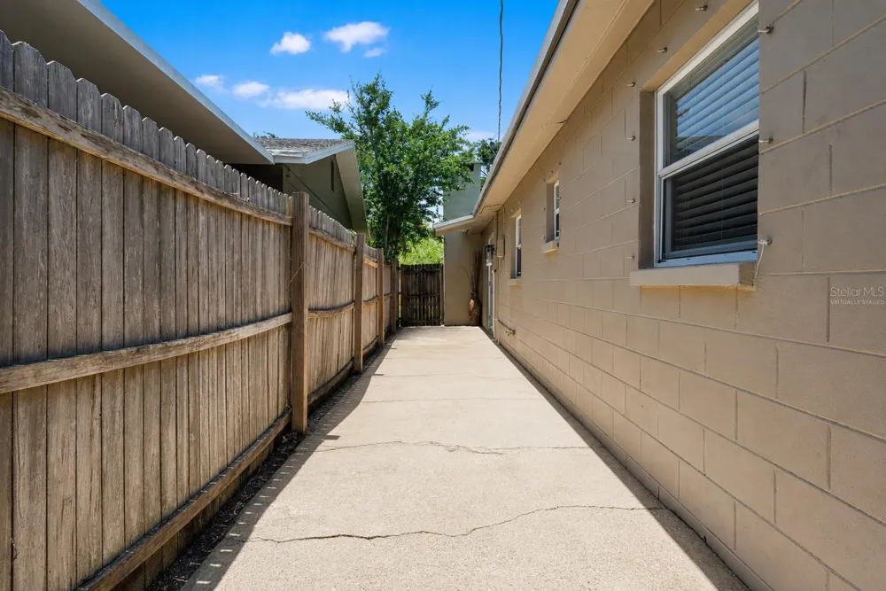 4247 HELENA STREET NE St Petersburg, FL 33703