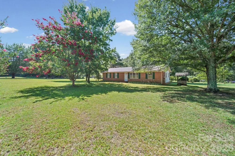 8116 Indian Trail Fairview Road Indian Trail, NC 28079