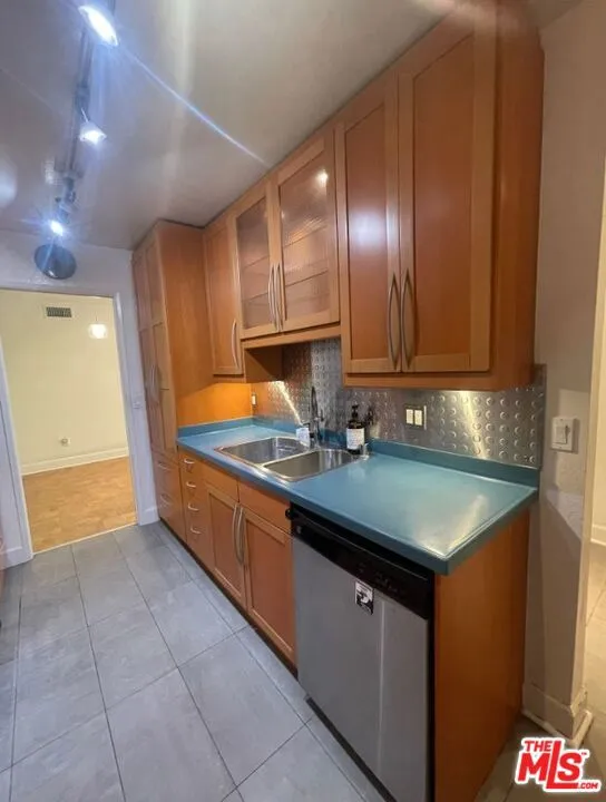 1940 Highland Avenue #81 Los Angeles, CA 90068