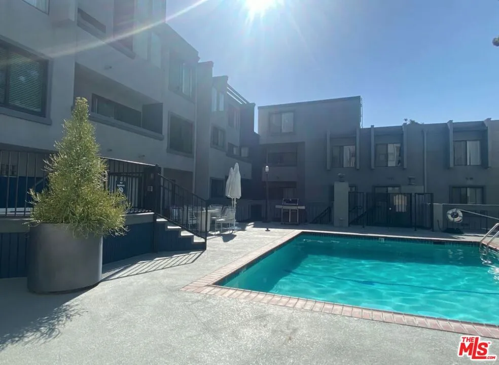 1940 Highland Avenue #81 Los Angeles, CA 90068
