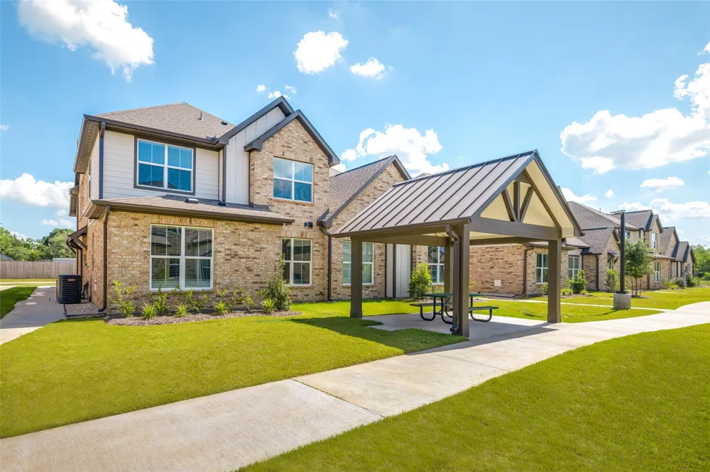 217 Park Place Circle #C Waller, TX 77484