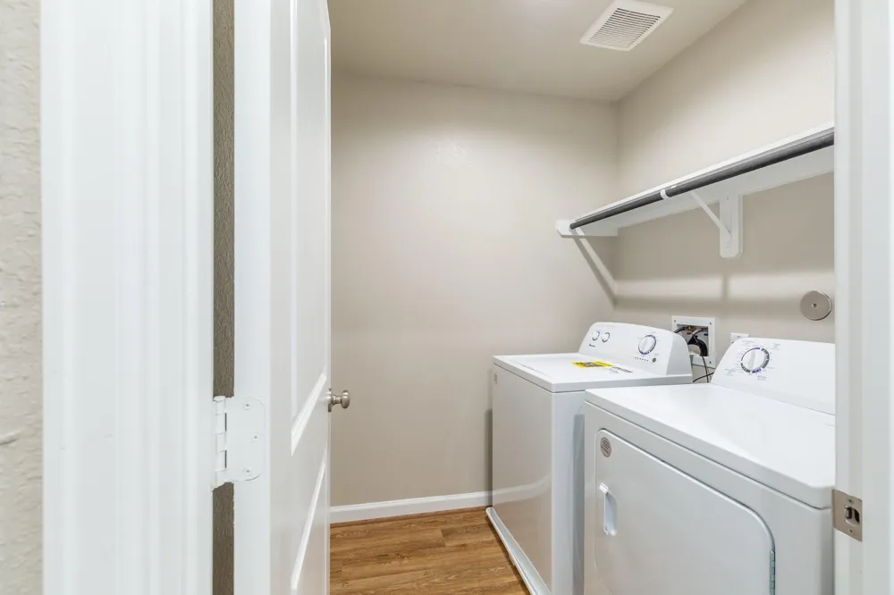 219 Park Place Circle #D Waller, TX 77484