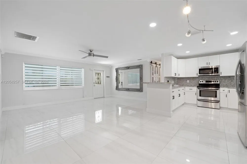309 SE 3rd Ter Deerfield Beach, FL 33441