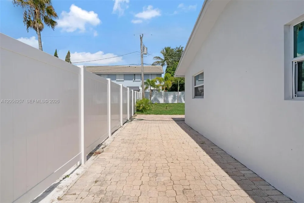 309 SE 3rd Ter Deerfield Beach, FL 33441