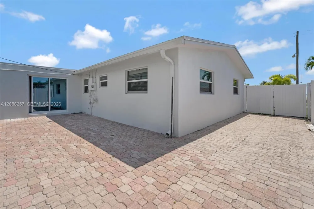 309 SE 3rd Ter Deerfield Beach, FL 33441