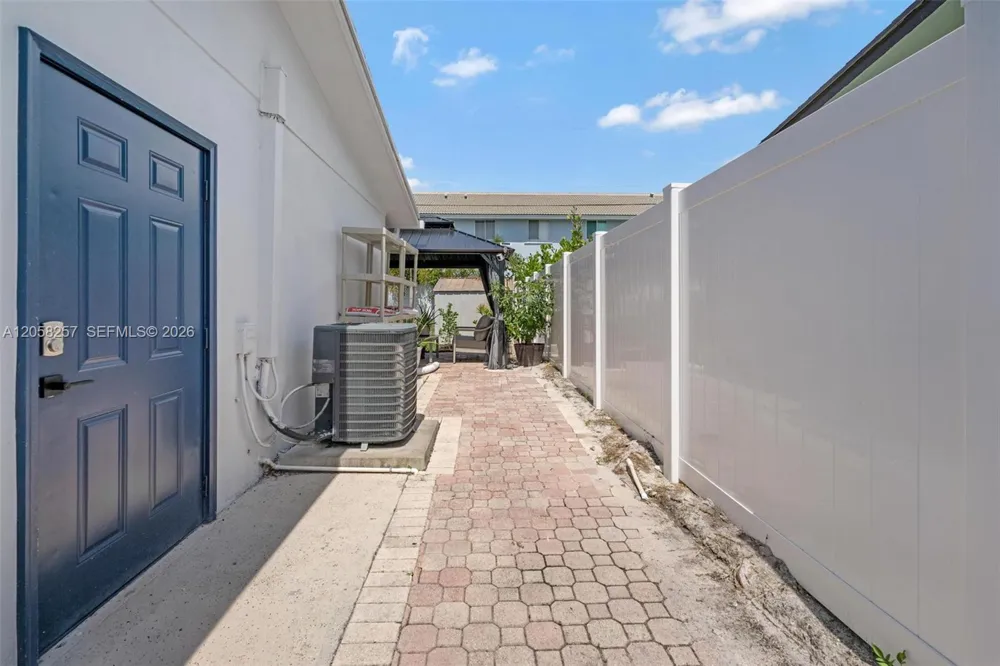 309 SE 3rd Ter Deerfield Beach, FL 33441