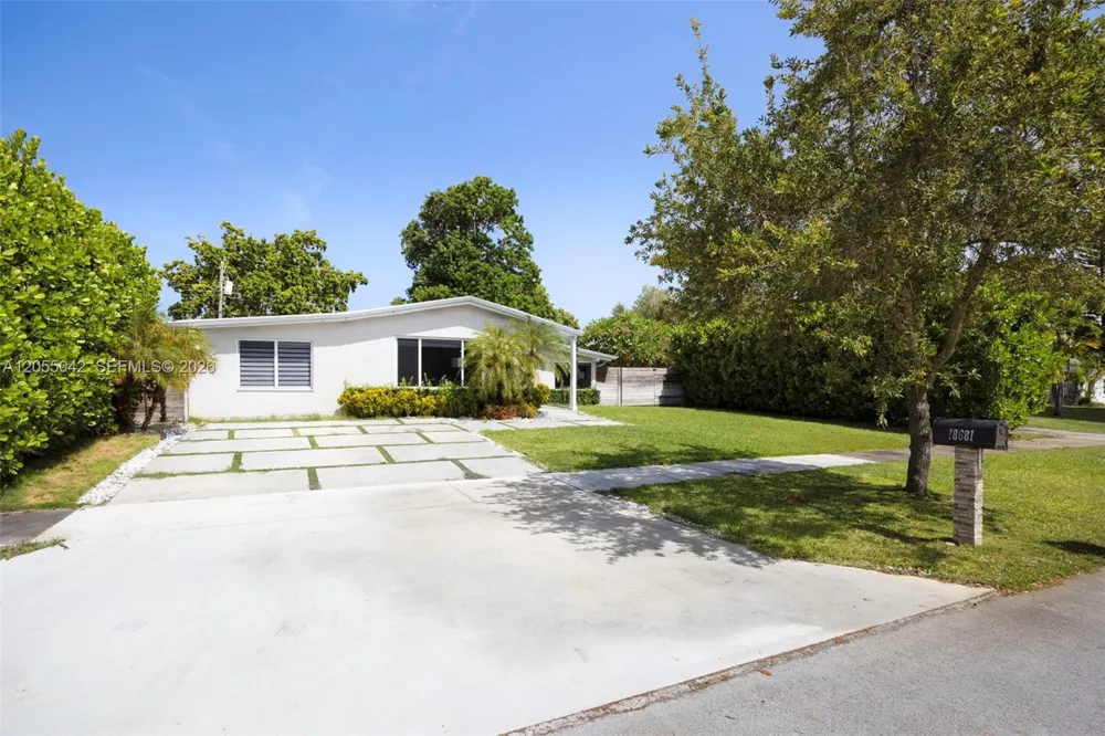 18681 Belview Dr Cutler Bay, FL 33157