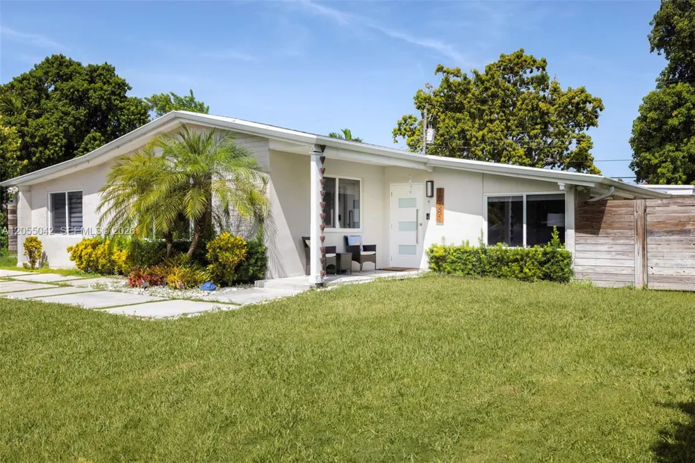18681 Belview Dr Cutler Bay, FL 33157