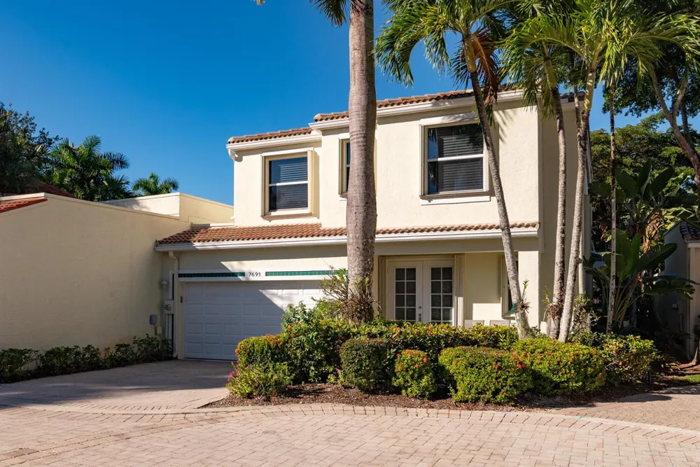 7691 CARDINAL COURT West Palm Beach, FL 33412